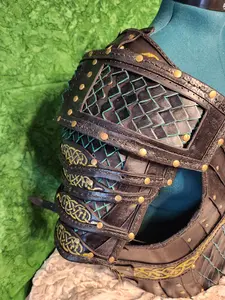 Dragon Knight Leather Shoulder Armor