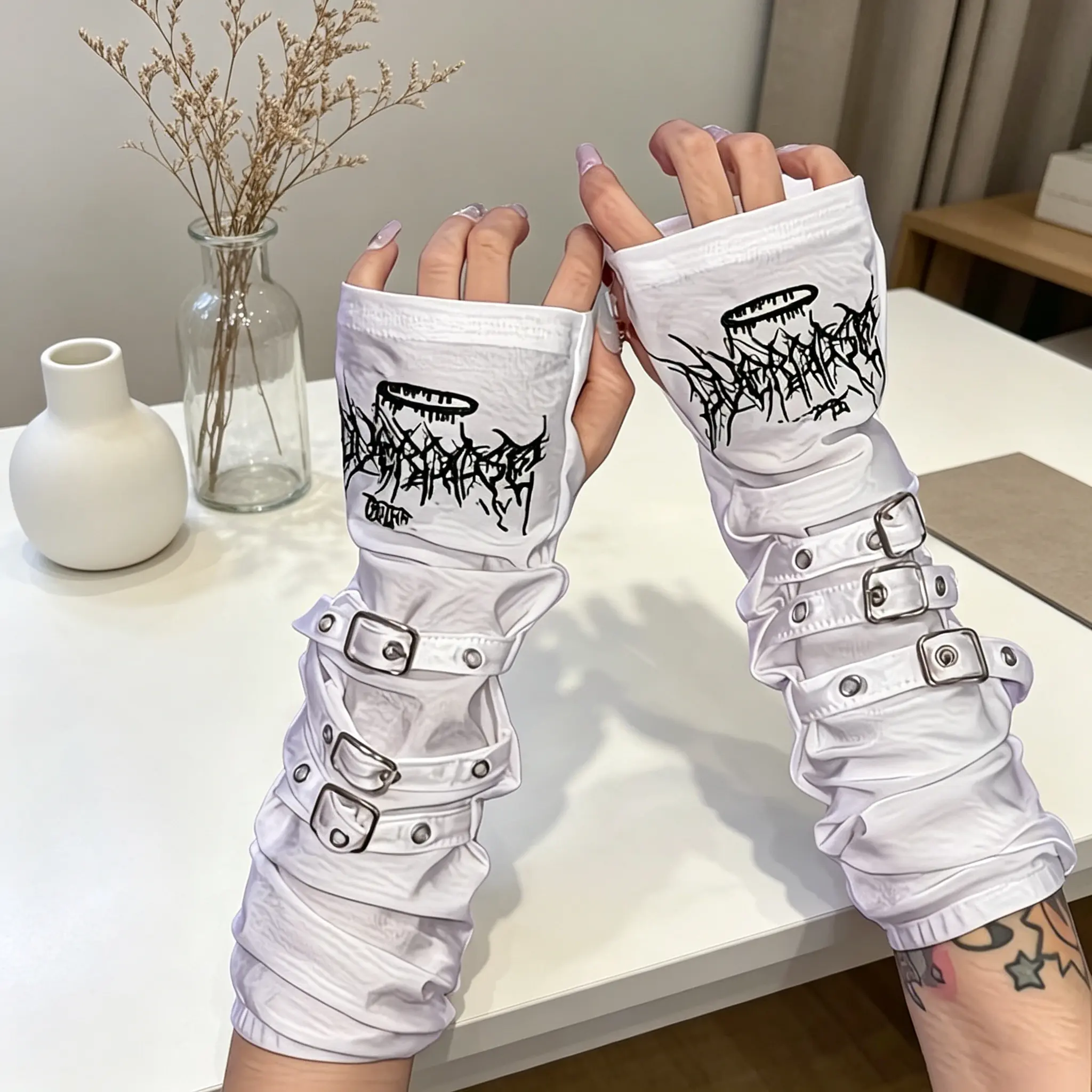 Wasteland-inspired fashion dopamine black sun protection sleeves, women's fingerless gloves with metal buckles, dark punk style