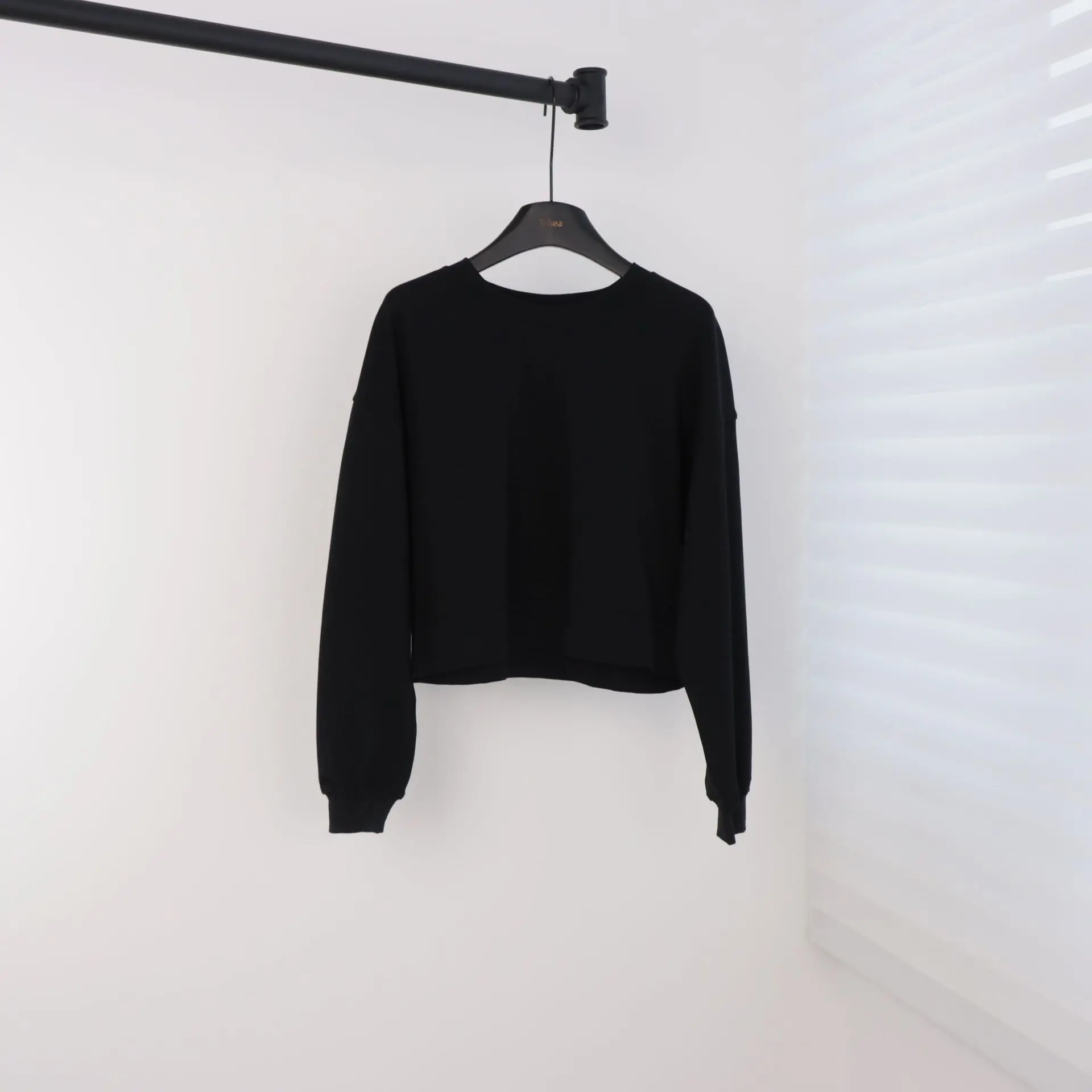 Black Short Air Hoodie