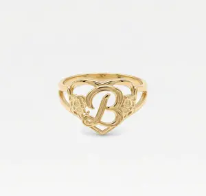 THE GOLD CUTOUT FLOWER HEART LETTER RING