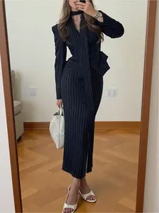 Elegant and simple holiday party, commuting, daily formal business suit and skirt set for women > autumn long-sleeve waist-cinching slim-fit Striped suit and skirt women's set