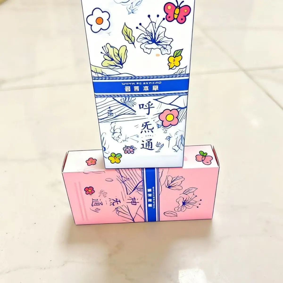 Cute Cube Oral Spray Boost focus, ease fatigue and refresh your mind. Freshen breath, compact & portable for all scenarios. Instant clarity, face your true self. Lightweight