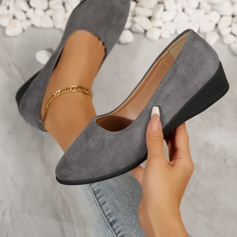 Women's Round-Toe Slip-On Low-Wedge Shoes, Lightweight Comfortable Fabric, Soft Rubber Sole, Casual All-Season Footwear for Commuting & Daily Wear, Walking Shoes