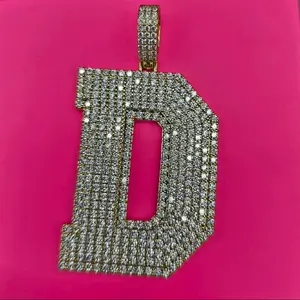 Dije Grande Letra D