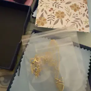 Turandoss Tiny Initial Necklaces for Women Golden Heart Letter A-Z Necklace Dainty Heart Name Necklace Personalized Initial Tag Pendant Birthday Gifts Anniversary Gifts Jewelry for Women Girls Valentine’s Day Gift