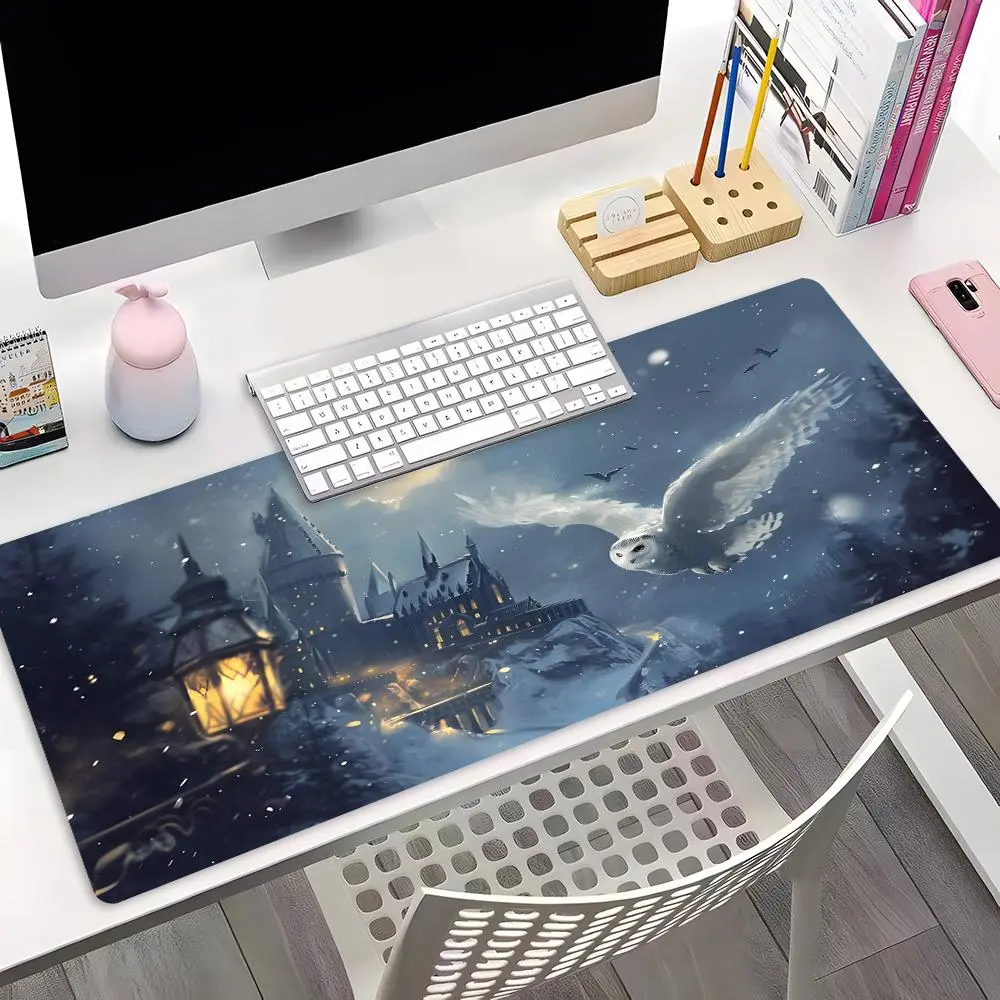 Magic Owl Castle Pattern Mouse Pad, Rectangle Gaming Mouse Pad, Non-slip Rubber Pad, Office Desk Keyboard Mouse Pad for Home Office Game Room Desk, Desk Accessories
