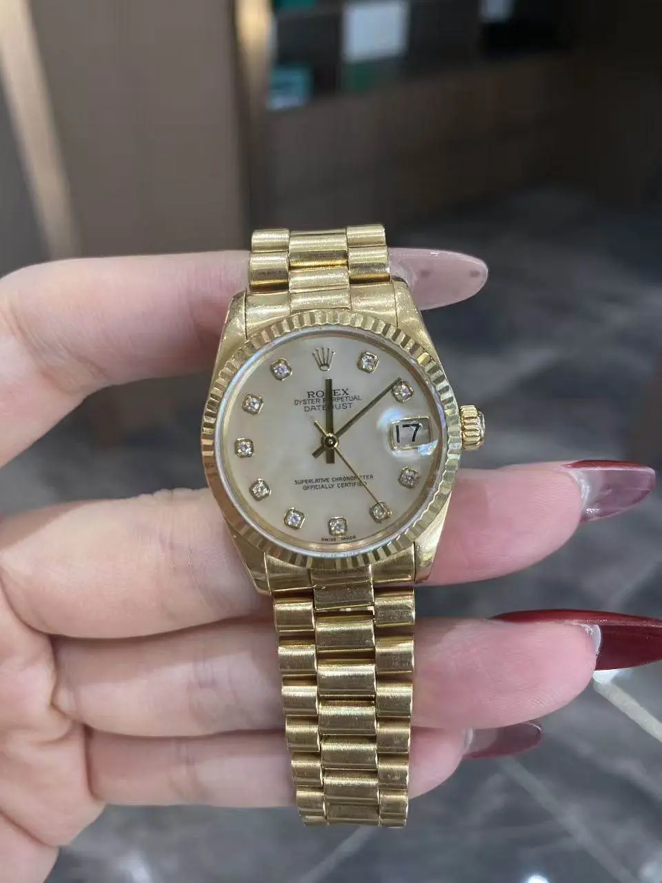 Rolex Datejust 31 Ref. 68278 - 18K Yellow Gold, White Mother-of Rolex Datejust 31 Ref. 68278 - 18K Yellow Gold, White Mother-of
