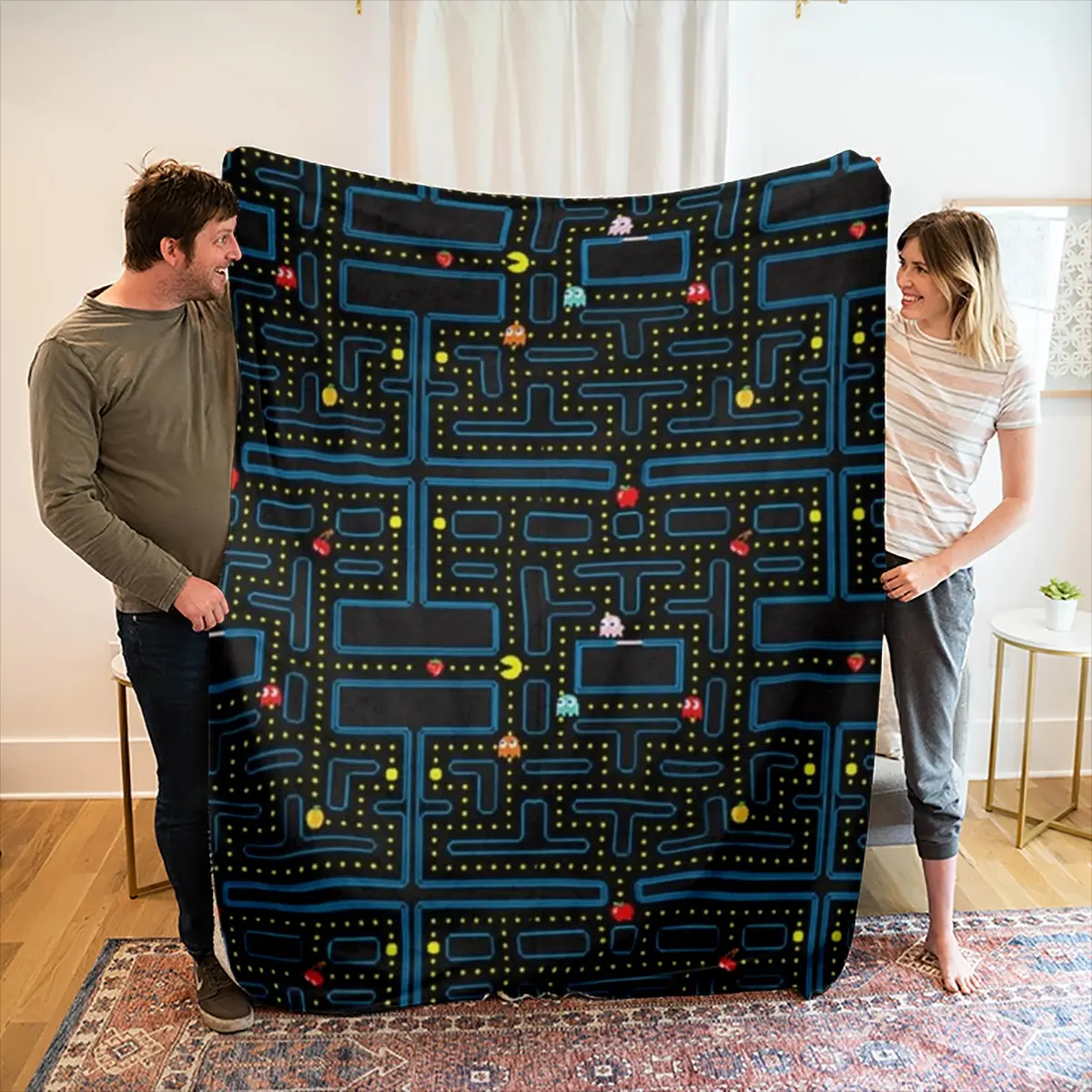 Pac-Man Print Blanket, Ultra-Soft Flannel Wool Throw, Cozy Polyester Knit, Perfect for Camping, Office Naps, Dorms, Gifts