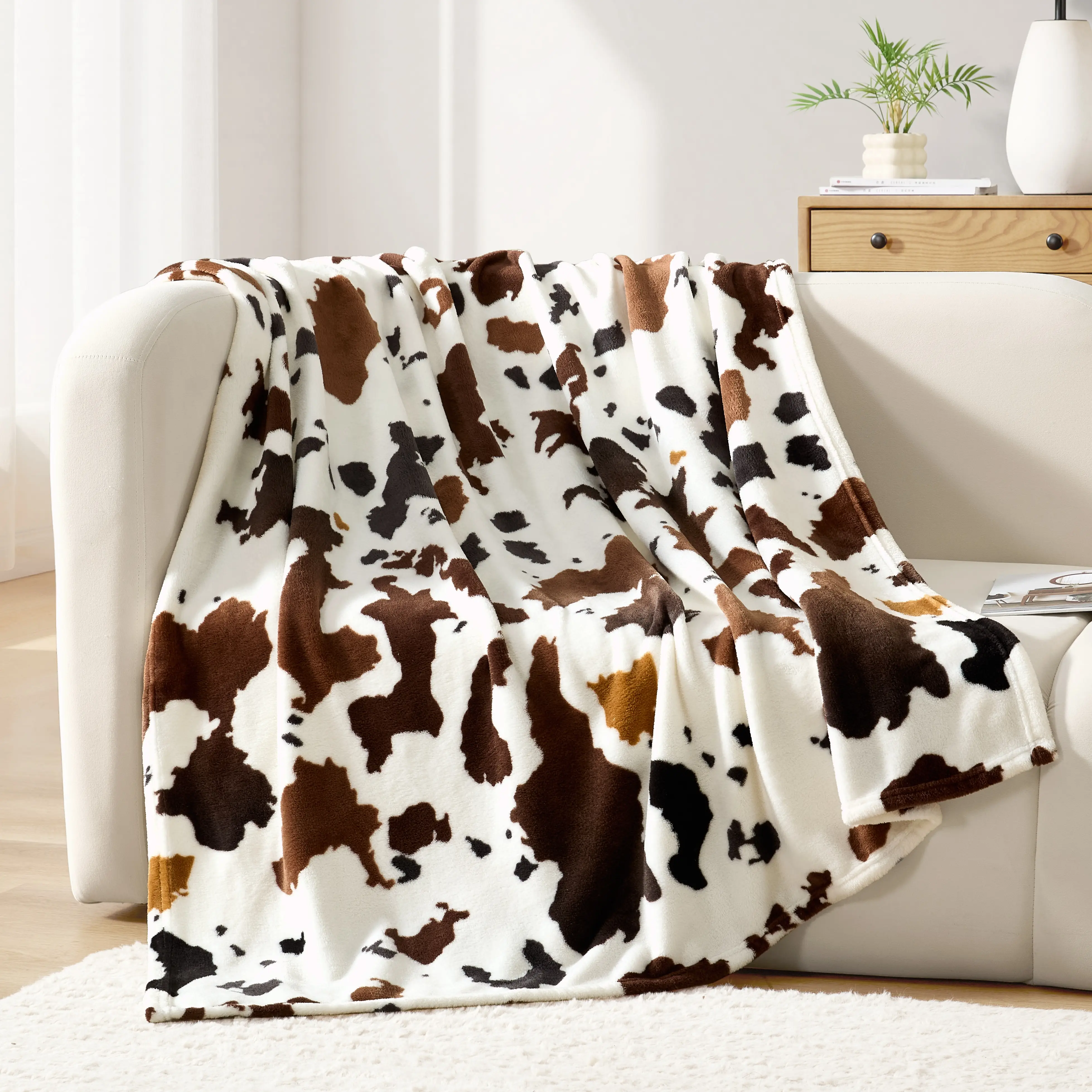 CGK | Plush Blanket – Ultra-Soft Lightweight Fleece Throw & Bed Blanket, Perfect for Couch, Bed & Gifting Casual Soft Blanket Casual Soft Blanket
