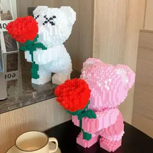Bear & Rose Design Building Blocks, 1 Box Cute Bear Holding Rose Bricks, Creative Desktop Ornament, Educational Assembly Toy for Teenager, Building Block Sets, Stem Building Blocks, Diy Building Model