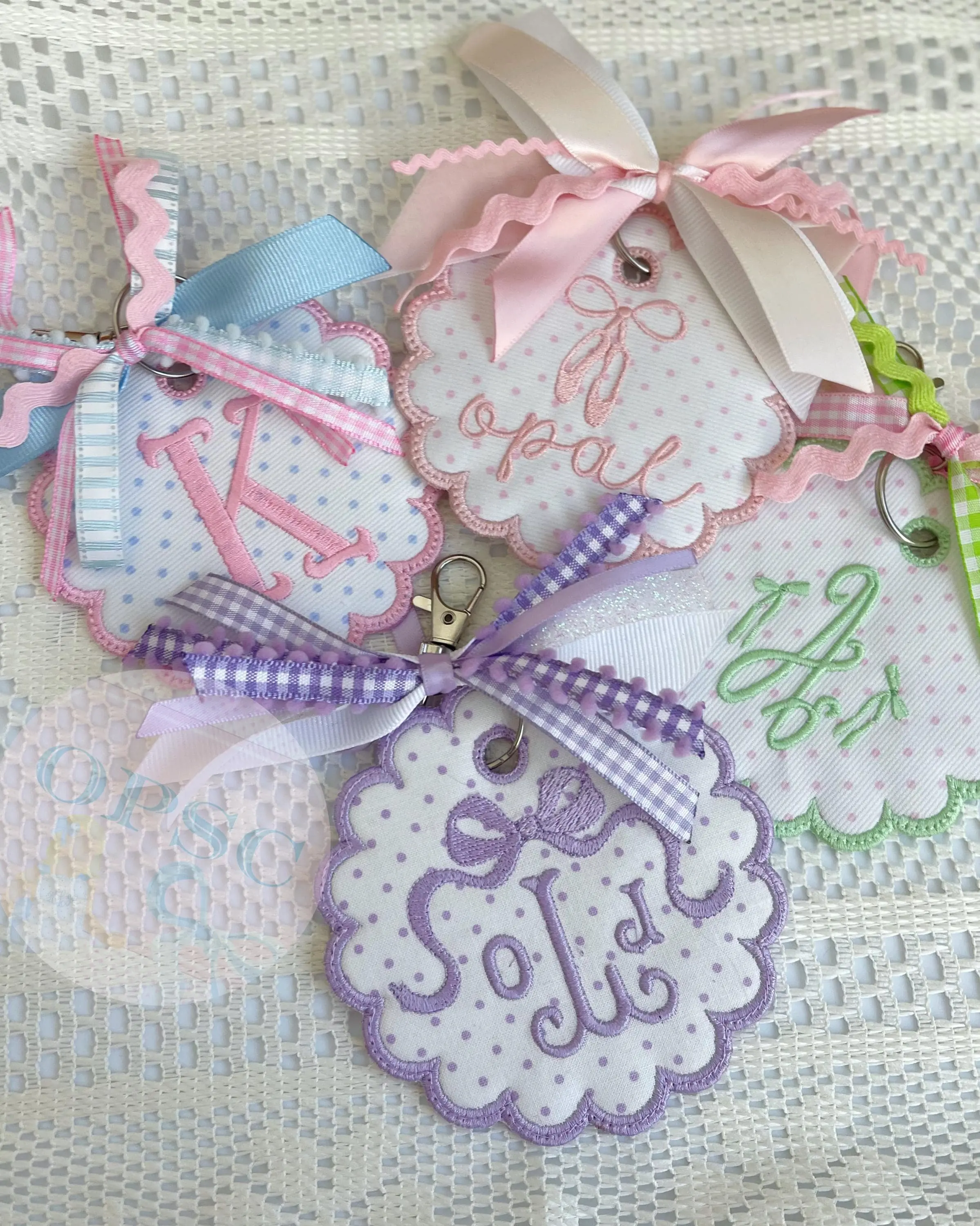 Personalized Scalloped Embroidered Bag Tag | Custom Monogram Luggage Charm