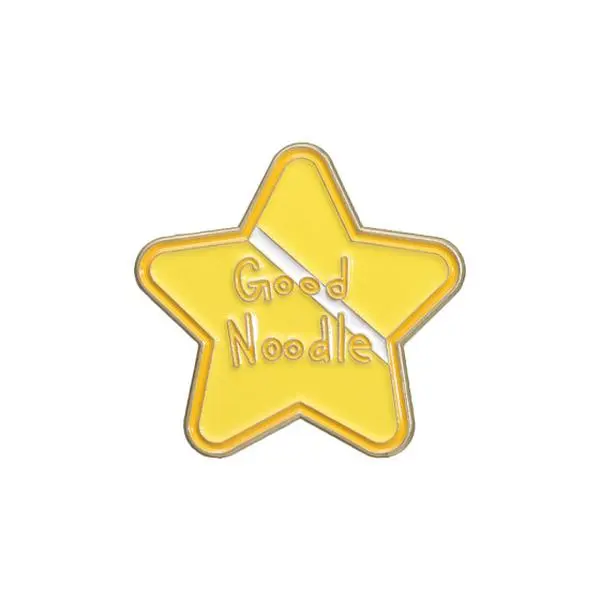 Personalized and creative badge accessory design, five pointed star metal brooch, men's and women's jewelry badge brooch suitable for outdoor parties, daily life