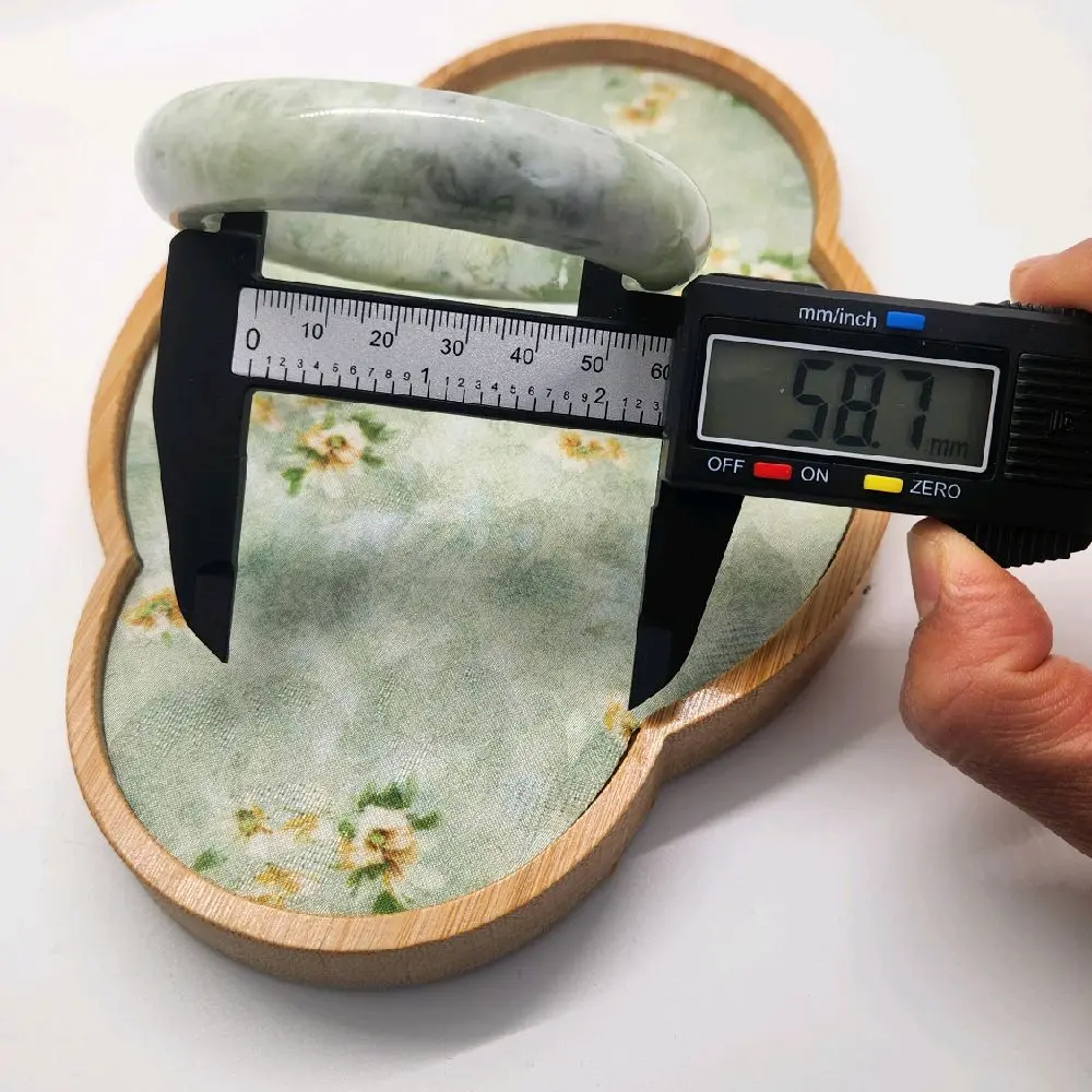 jade bangle