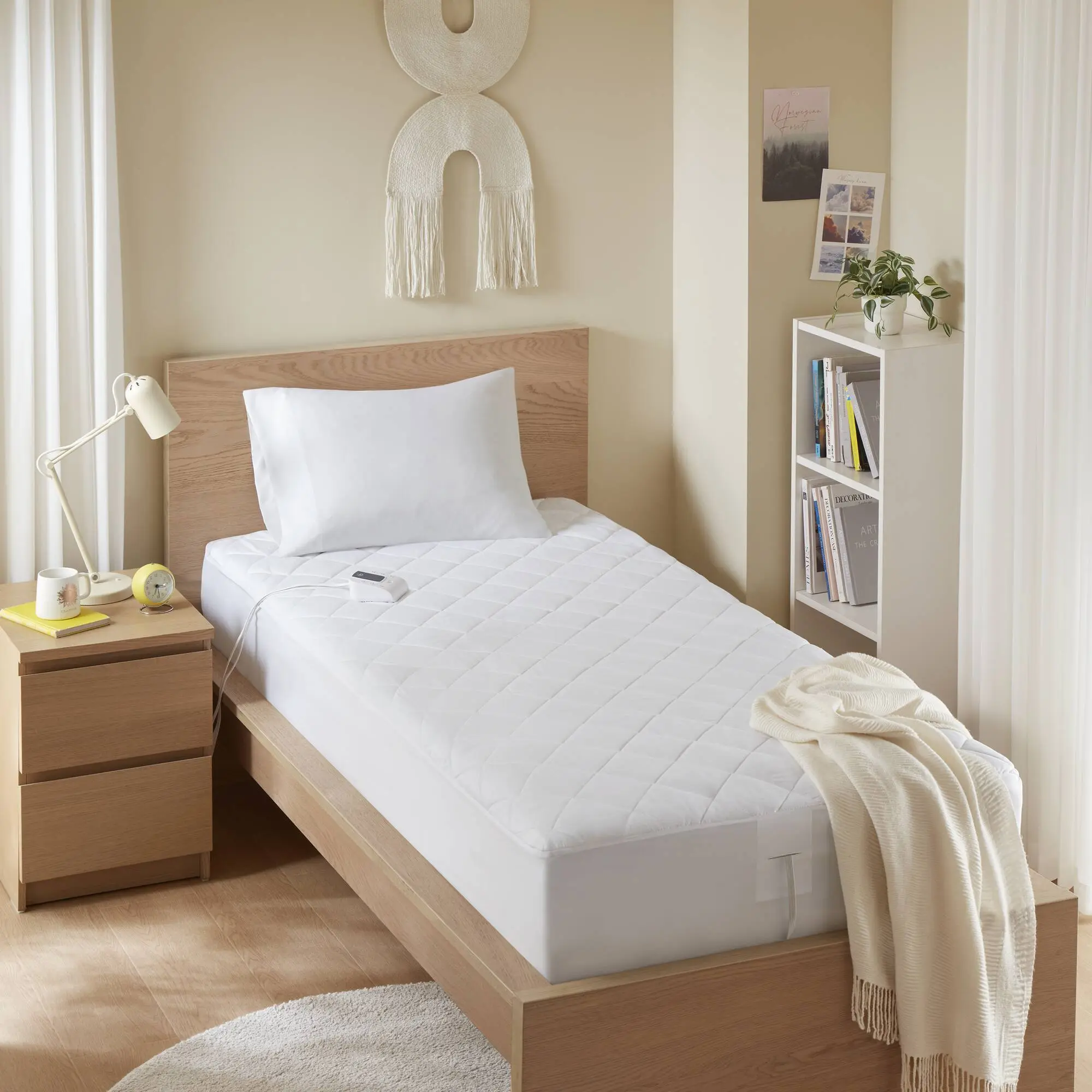 Twin Size Heated Mattress Pad in White – Soft Electric Bed Warmer with Adjustable Heat