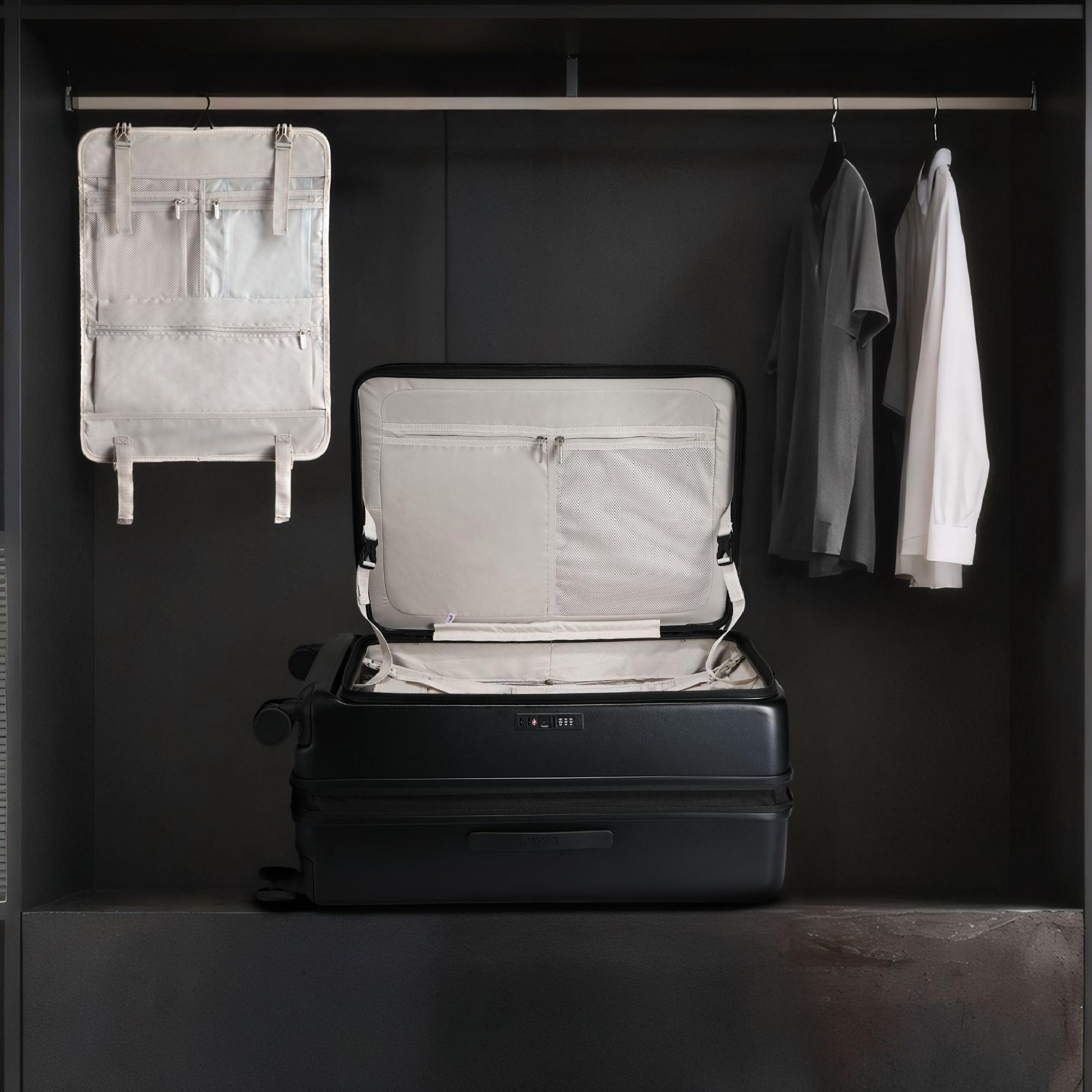 LUGGEX FLO5 24/28" Expandable Polycarbonate Hard Shell Suitcase | Lightweight, Scratch-Resistant, 360° Spinner Wheels | TSA Lock | Travel & Business Essential