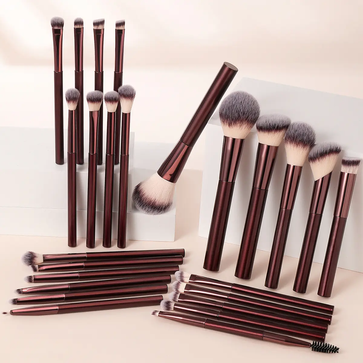 25 pieces of professional makeup brush set, suitable for full face, eye and lip makeup, including foundation make-up, powder blusher, facial repair, eye shadow, concealer, eyebrows and other beginner makeup tool sets