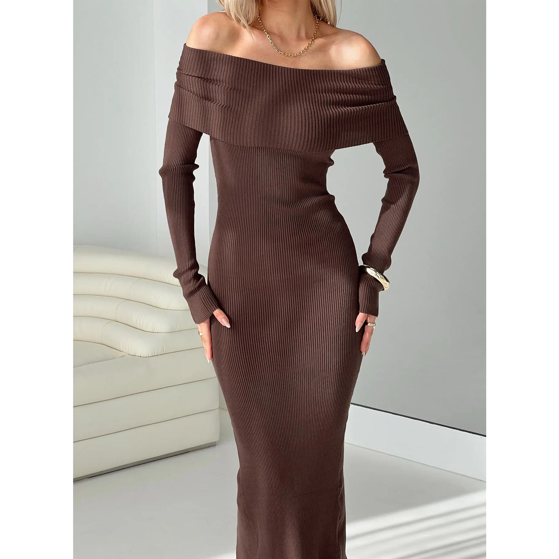 Phylis Off The Shoulder Maxi Dress Chocolate