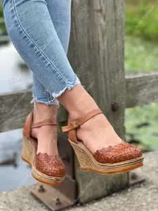 Mexican Leather Wedge Heels. All sizes Boho-Hippie Vintage. Mexican Artisanal Shoes. Mexican Leather Heels. Leather Heels with Buckle.