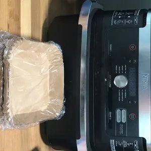 200 non stick air fryer paper pads, square disposable paper pads, environmentally friendly and biodegradable, suitable for baking, roasting and deep frying, suitable for home, hotel and commercial use Halloween. Christmas Bakeware Utensils