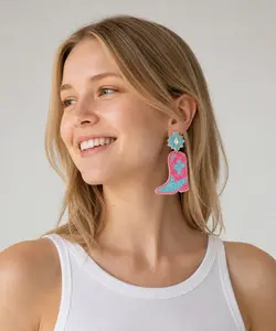 Boot Scootin’ Babe Earrings 🤠✨🌵