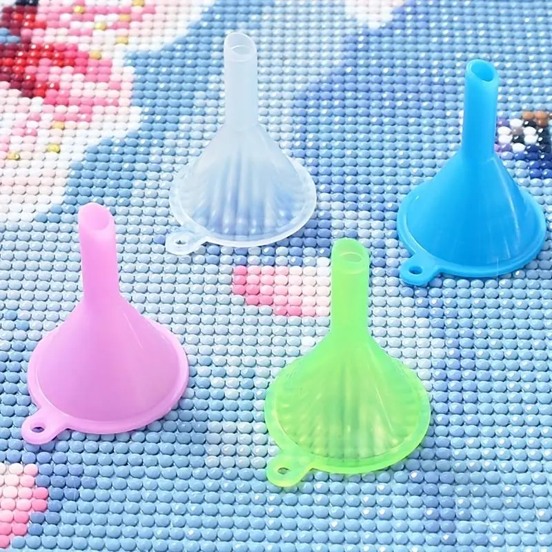 Mini Plastic Handheld Funnel, 4 Counts DIY Diamond Art Colorful Painting Tools, Diamond Storage Funnel for Handicraft & Art Project Handcraft, Diy Craft Supplies