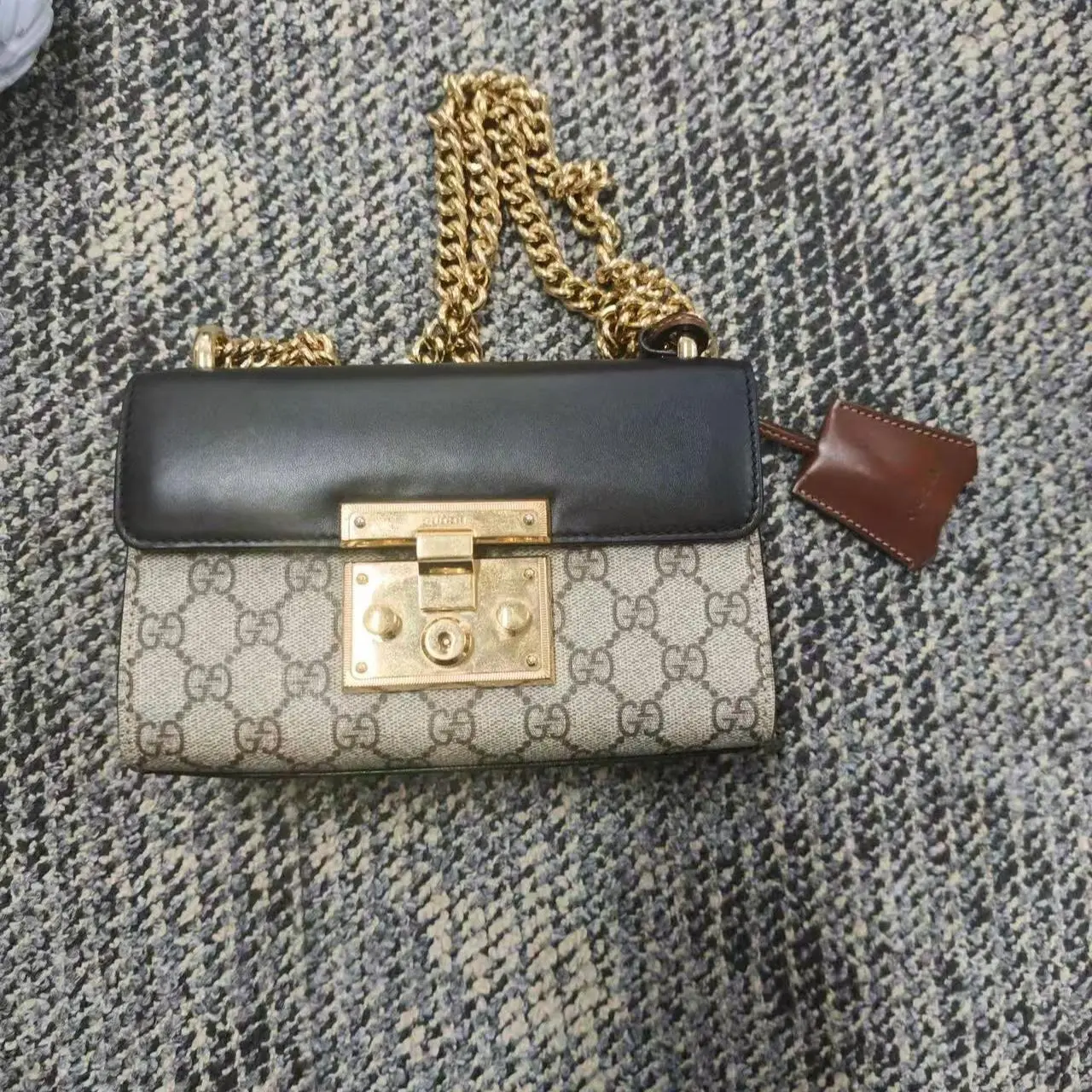 Pre-owned GUCCI Padlock