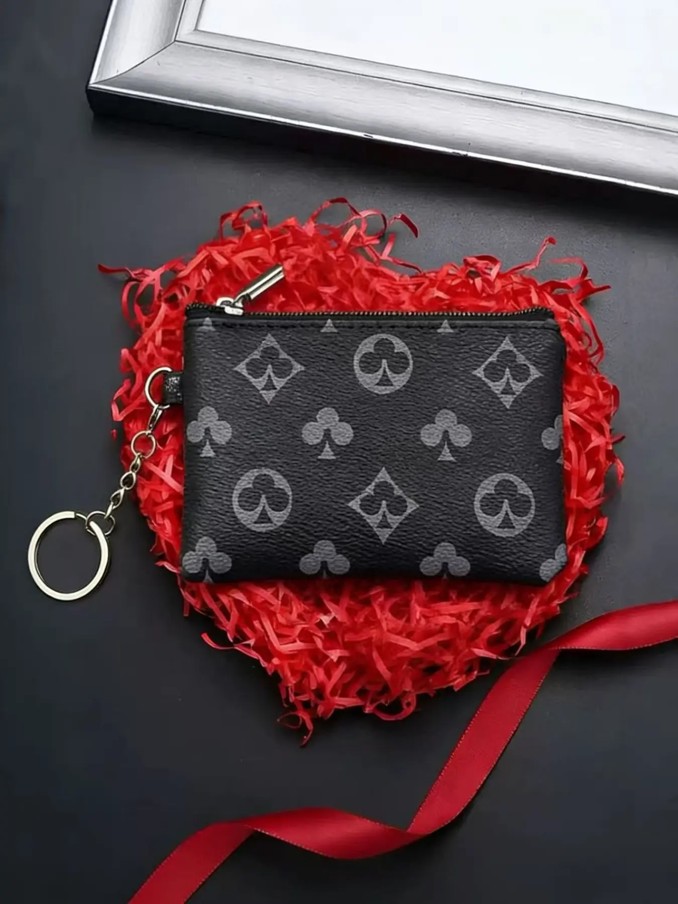 Portable Keychain Wallet Purse for Lipstick & Earphones, Compact Zipper Wallet Design Holds Cash, Essential Accessory for Everyday Use