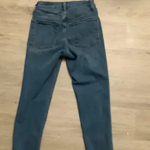 Universal Thread High Rise Everyday Skinny Denim Jeans Siize 4R (Regular)