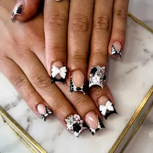 French Tip Press-On Nails Short Square Zebra Bow Fake Nails Cute Charm Design 24pcs
