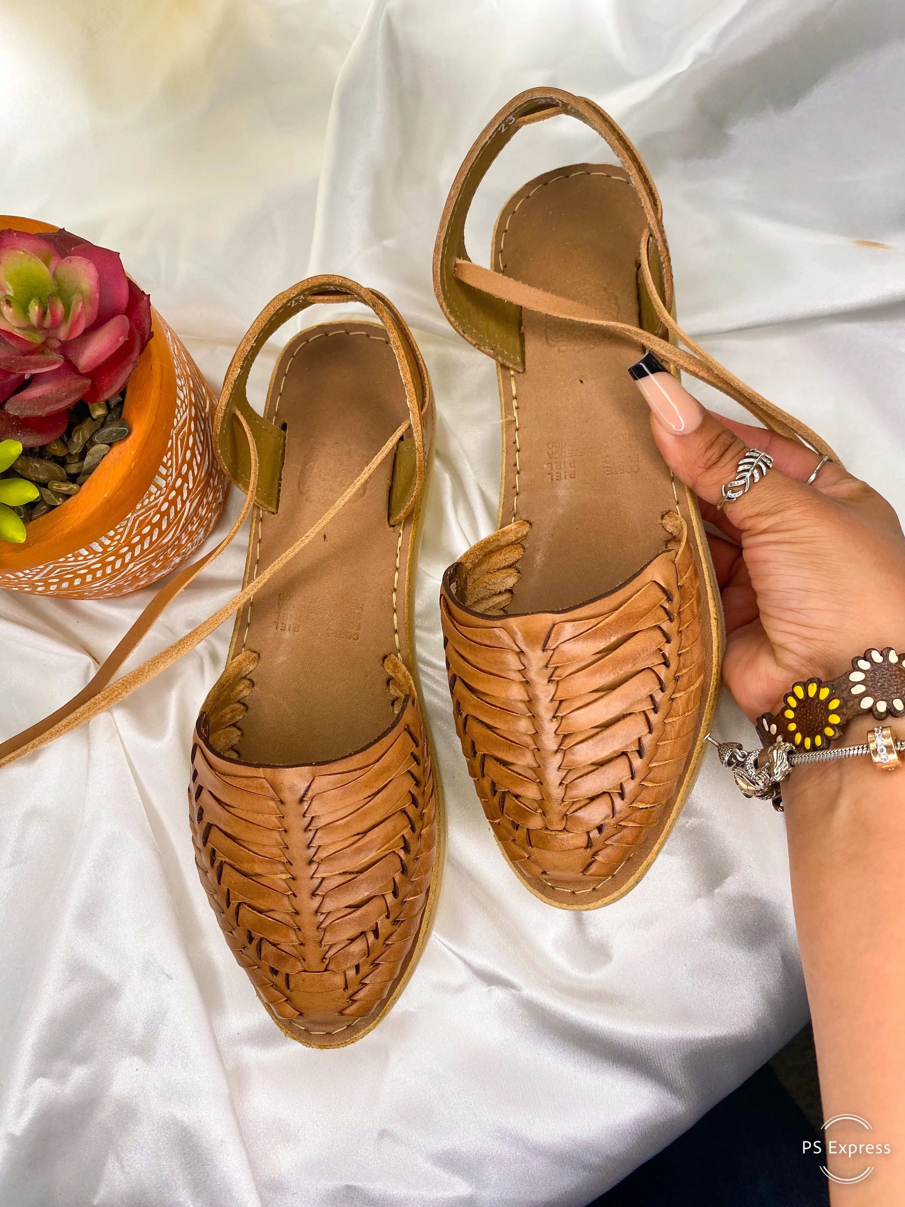 Nathalia Lace-Up Huaraches/ Tan Huaraches de Cintas/ Huaraches Mexicanos/ Mexican Sandals/ Leather Sandals/ Zapatos Artesanales/ Sandalias de Piel/ Huaraches tejidos