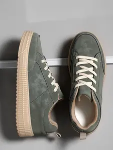 New Men's Casual Sports Shoes, Fashionable Comfort Outdoor Sneakers, Lightweight Breathable Low Top Board Shoes for All Seasons