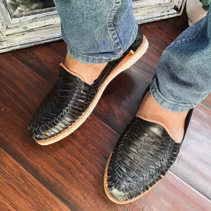 Men's Handwoven Leather Huaraches: Traditional Mexican Sandals