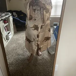 Plus Size Women's Leopard Print Belted Satin Bathrobe, Sexy Elegant Fashion  Long Sleeve Kimono Sleeve V Neck Dressing Gown, Women's Sleepwear for All Seasons