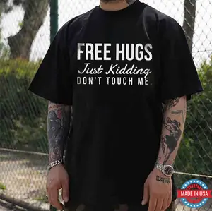 FREE HUGS JUST KIDDING Letter Graphic Black Print T-shirt