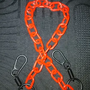 Mack chain red