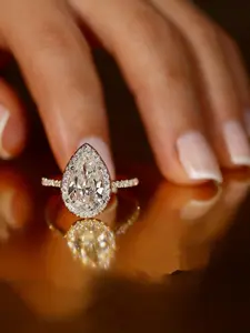 Exquisite 3 Prong Setting Teardrop Cut Synthetic Zirconia Rings for Women EngaSynthetic Gemstoneent Proposal Bridal Jewelry