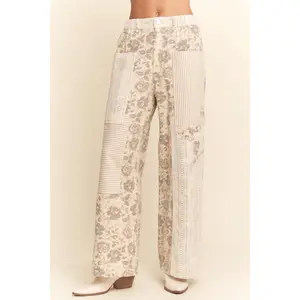 FLORAL STAR PATCH DETAIL WASHED PANTS