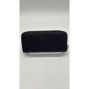Pre-owned Leather Luxury Bags & Accessories Burberry TB Mnogram Zip Around Wallet, Black Date Code: TIVPJ01272T. Entrupy ID: QW64WC2.