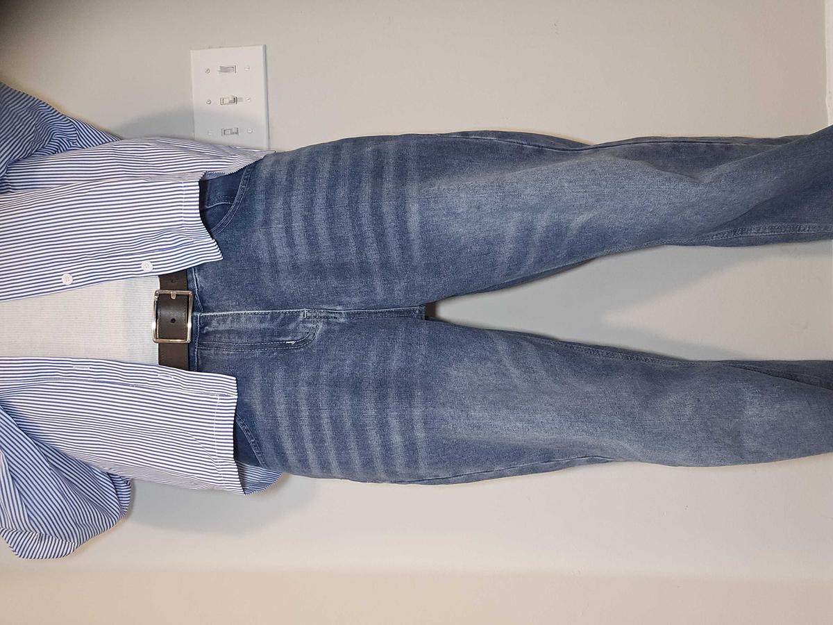 Item: Medium Wash, M