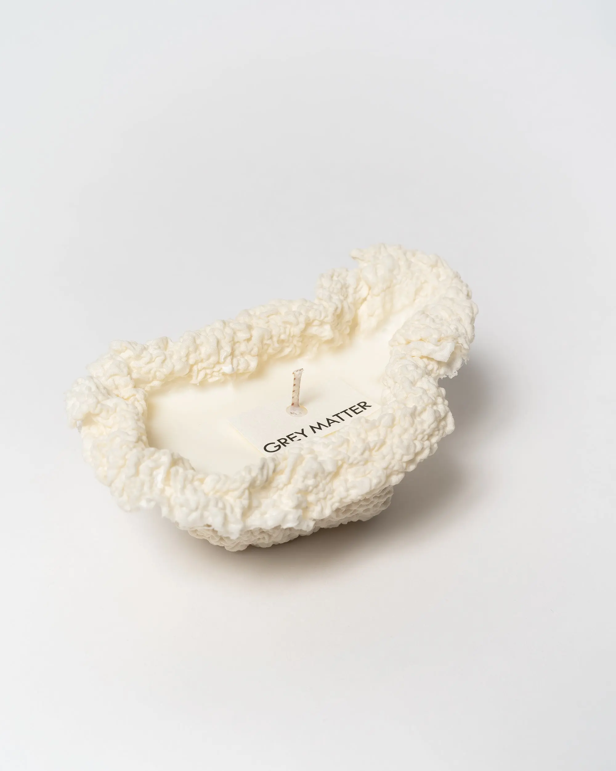 Rè White Cake Candle Frosted