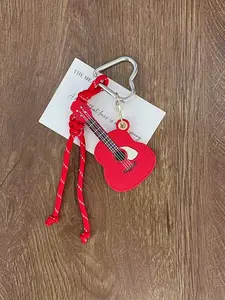 1 PCS Cute PU Leather Guitar Shaped Keychain with Heart Carabiner & Braided Rope, Aesthetic Bag Charm for Music Lovers