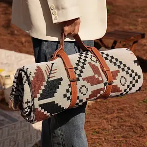 1pc Home Blanket Organizing Strap Travel Portable Picnic Mat Beach Mat PU Leather Handle Strap 24.41In*11.81In Non-Food Direct Contact