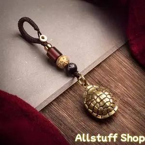 A Decorative Piece Made of Solid Brass, Featuring a Turtle Shell Keychain And a Pure Copper Pendant. This Retro-Style Ornament Serves As a Unique Desktop Decoration And Makes for Great Gifts During Easter, Halloween, And Christmas