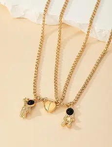 2pcs Creative 2024 New Magnetic HeartNecklace for Couple, Metal Couple MatchingNecklace for Girfriend, Fashion Y2k Accessoriesfor Men & Women As Valentines Gift
