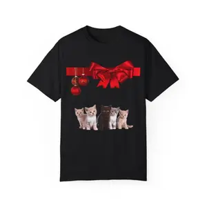 Women's Christmas cat lover Graphic T-Shirt - Short Sleeve Crew Neck Regular Fit Casual Wear | Soft & Breathable Fabric, Durable Print, Everyday Comfort, Machine Washable, festive and cute holiday celebration with kittens and Christmas decorations