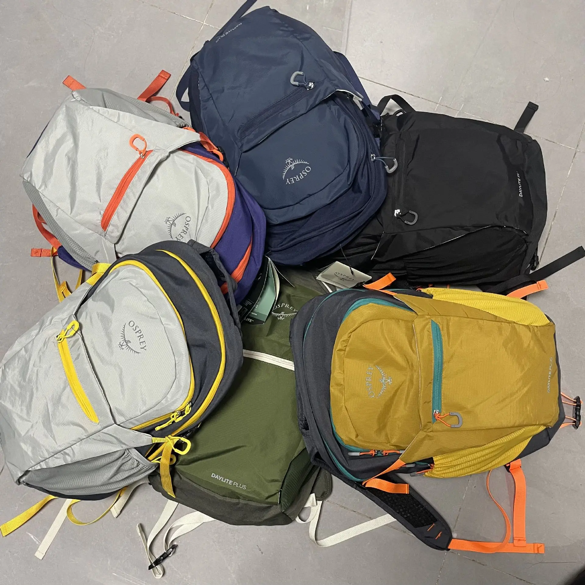 Osprey Sunlight 20L Outdoor Travel Hiking Backpack for Men and Women, Lightweight Hiking and Cycling, Portable for Both Urban and Outdoor Use