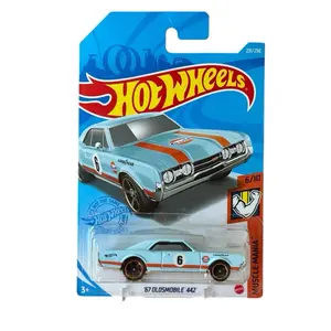 Hot Wheels ‘67 Oldsmobile 442 Gulf Muscle Mania 1:64 Diecast Car
