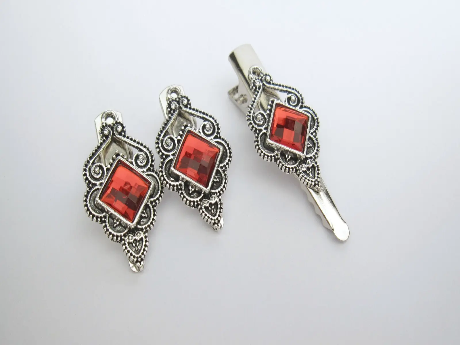 Small silver metal and red crystal alligator hair claw clip for thin fine hair