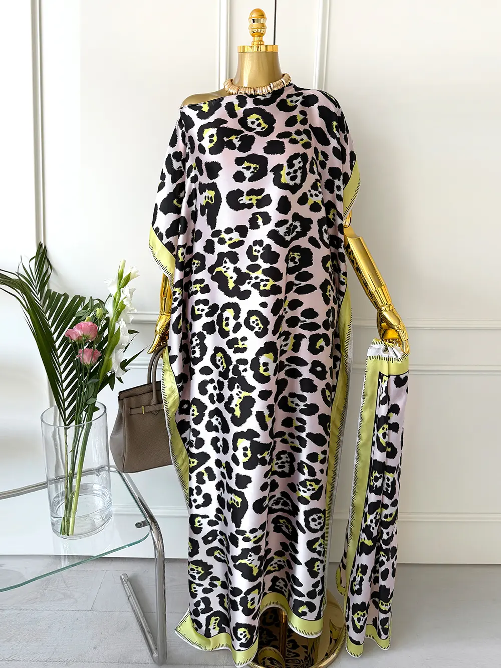 Elegant Leopard Print Silk Shawl Set, Casual Loose-Fit Scarf for Women, Sun Protection Beach Accessory, All-Season Fashion, Fashion Shawl Wrap