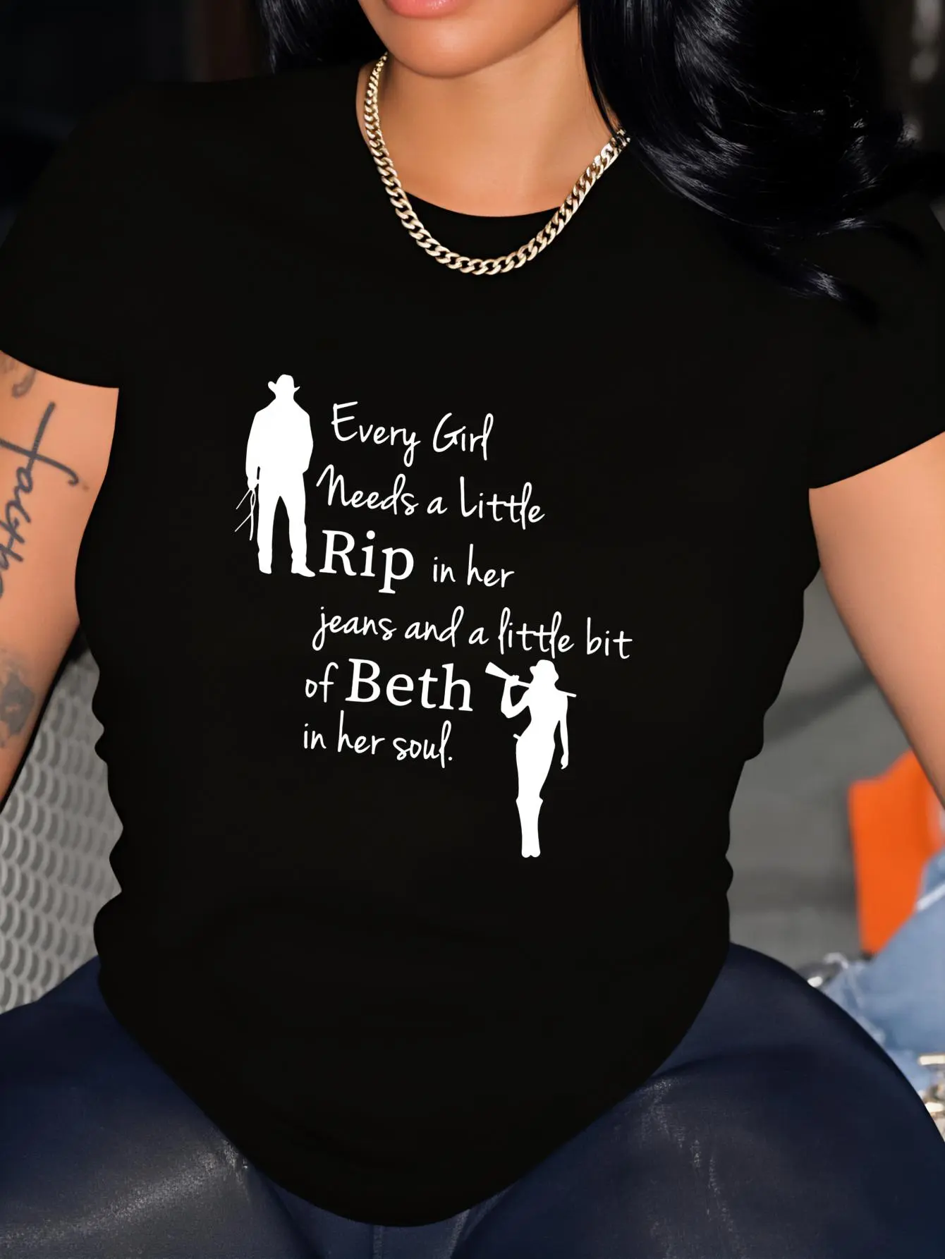 1 Pcs Graphic T Shirt for Women, Short Sleeve Summer Tops, Funny Letter Printed Loose Casual Crew Neck Tees, Summer Tops Every Girl Needs A Little Rip In Her Jeans And A Little Bit Of Beth In Her Soul Womens Summer Short